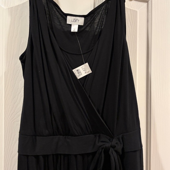LOFT Dresses & Skirts - LOFT Black Sleeveless mini above knee Dress with Tie Waist NWT size 12